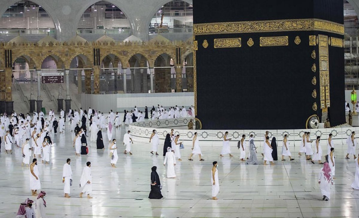 Female attendant in Hajj and Umrah visits in Saudi Arabia #2