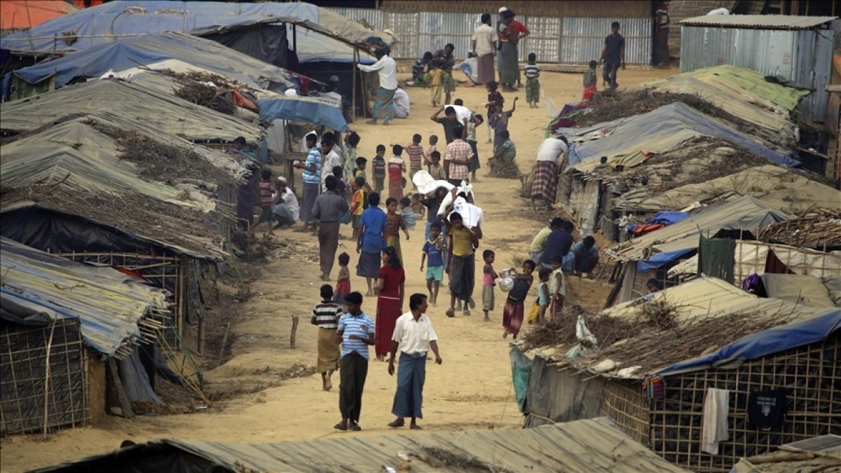 Myanmar’da sivil hükümet temsilcisi, Arakanlı Müslümanlardan özür diledi