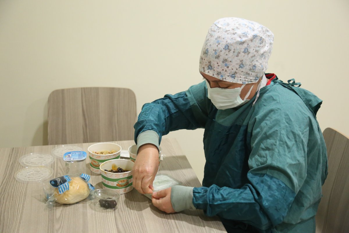 Sorrowful iftar in the pandemic service of Nurse Emine in Kayseri #5
