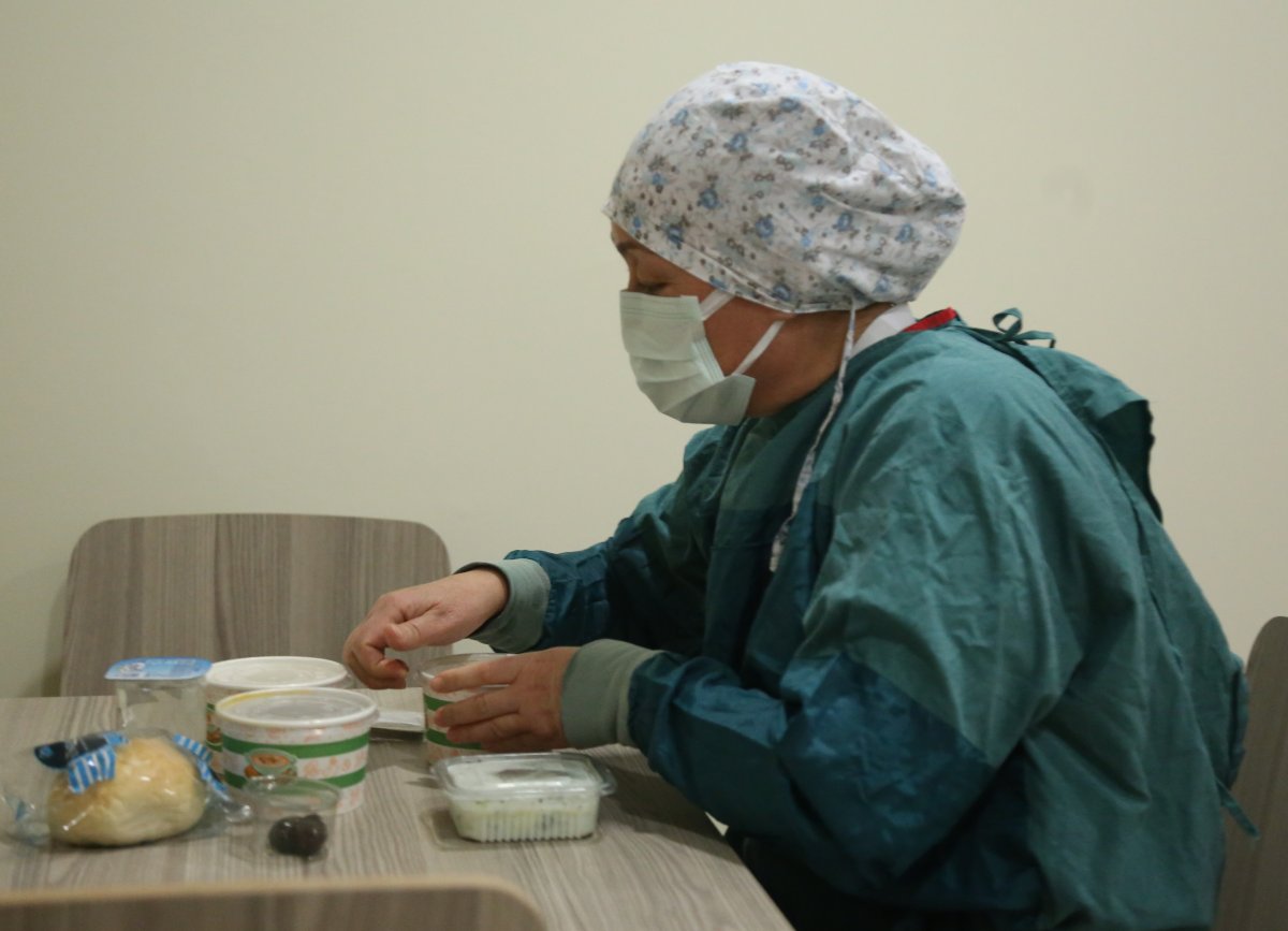 A sad iftar in the pandemic service of Nurse Emine in Kayseri #4