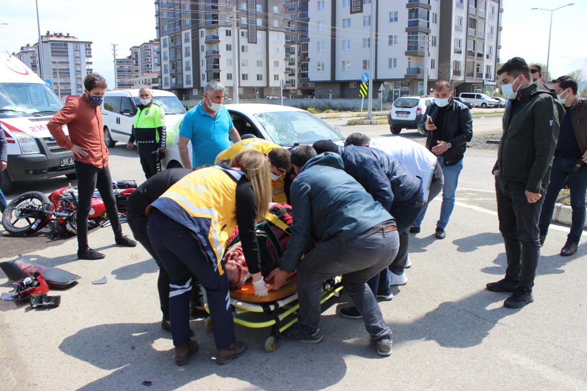 Samsun’da motosiklet sürücüsü ile bisiklet çarpıştı