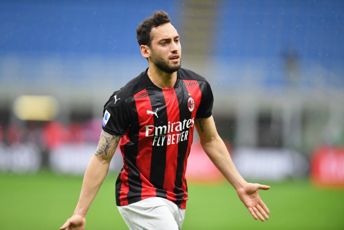 Hakan Çalhanoğlu'ndan nefis plase golü