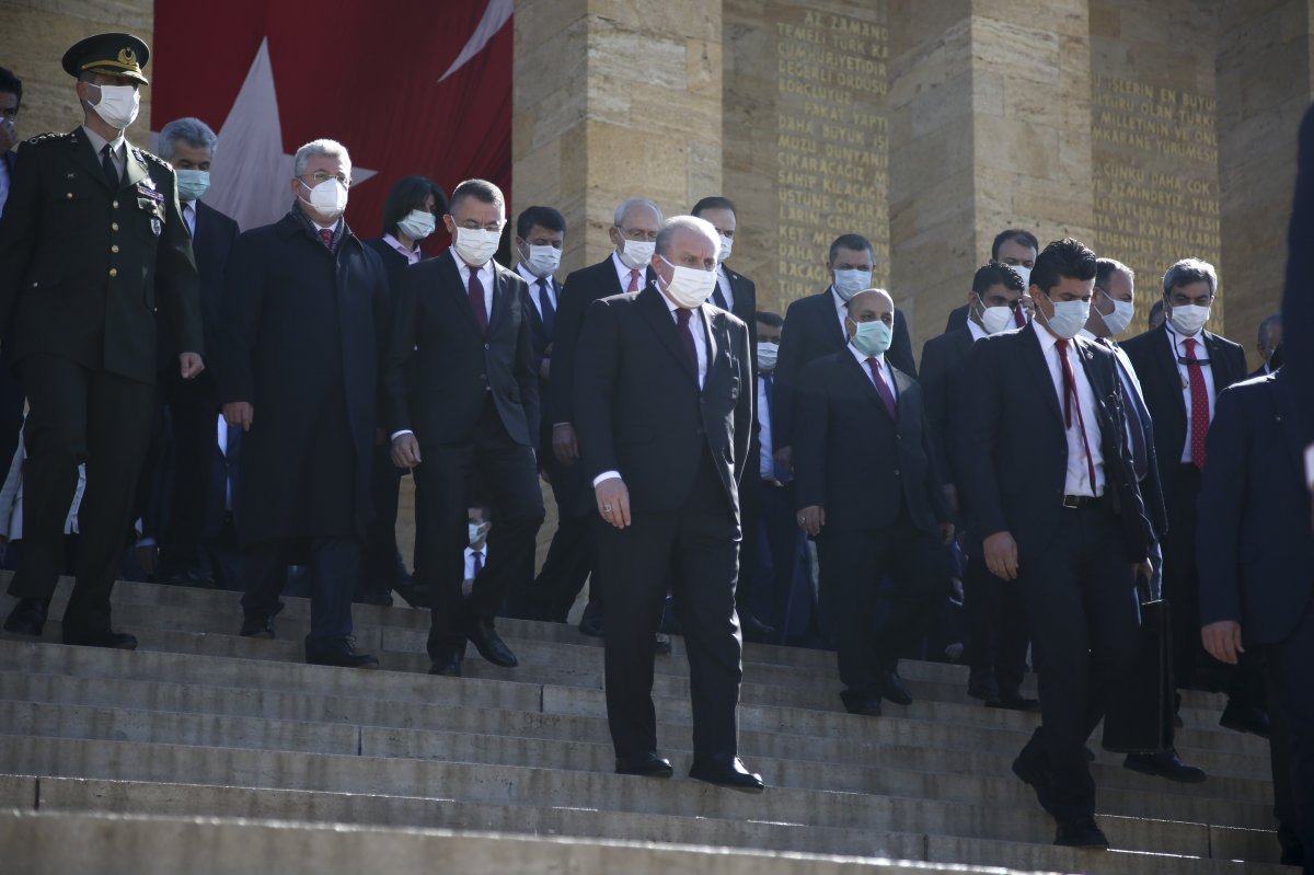 Devlet erkanından Anıtkabir çıkarması