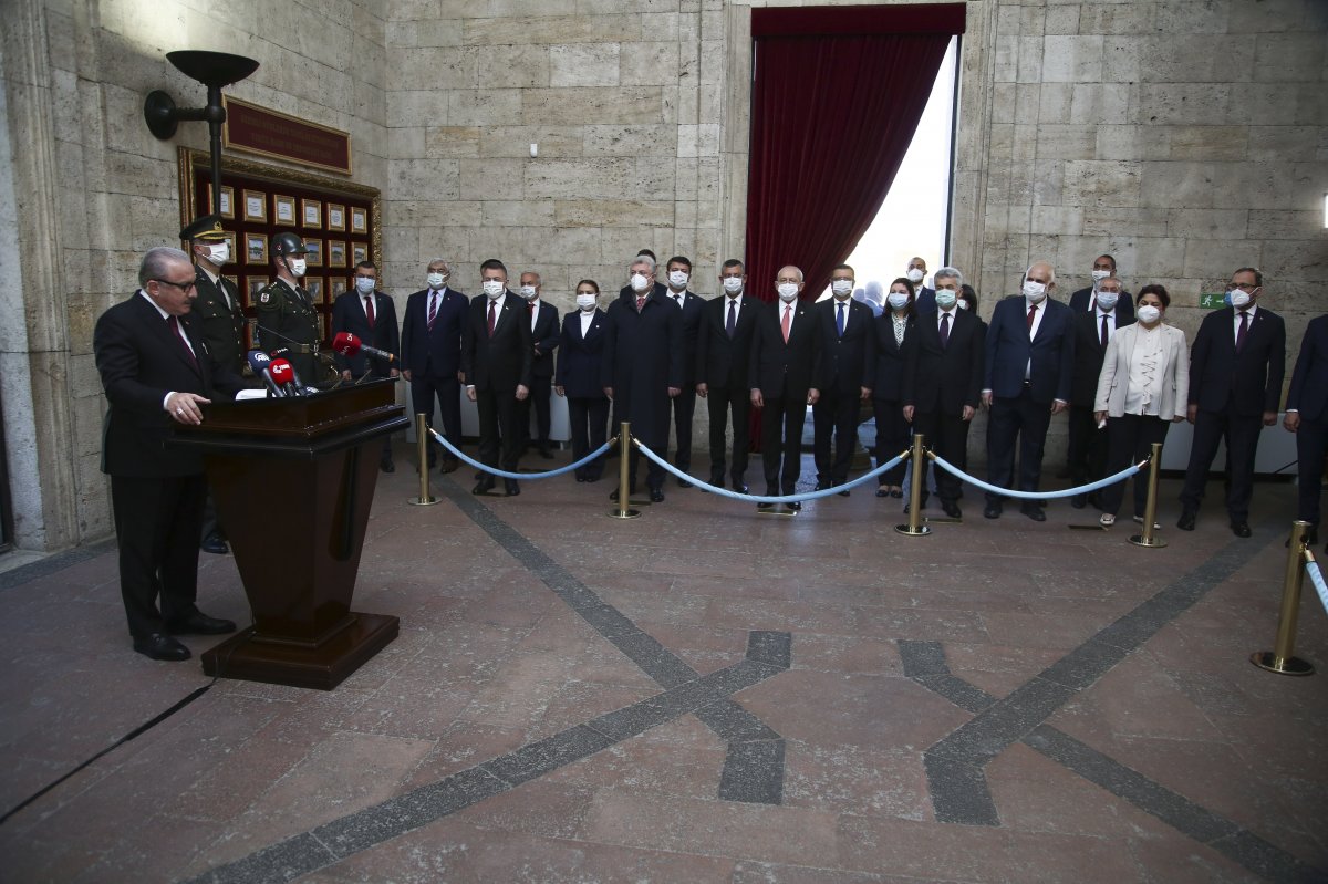 Devlet erkanından Anıtkabir çıkarması