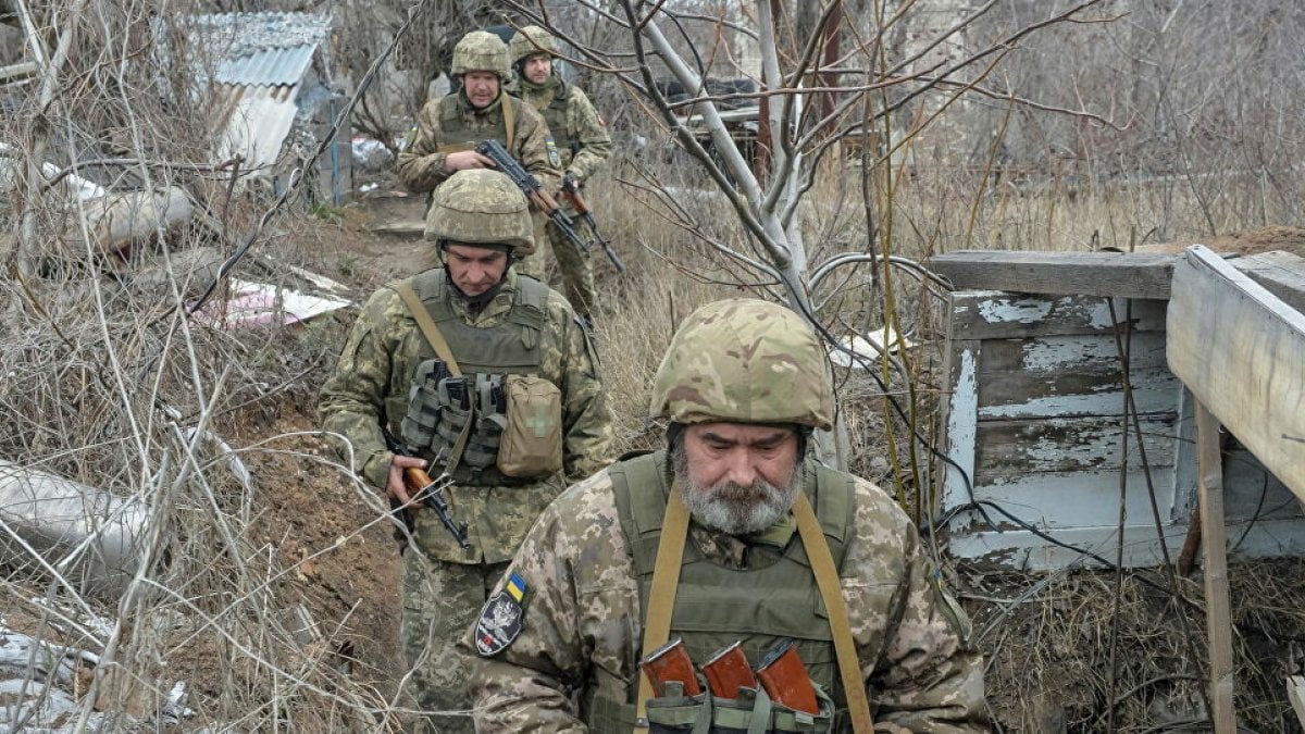 Russia begins withdrawing its troops from Ukraine’s borders