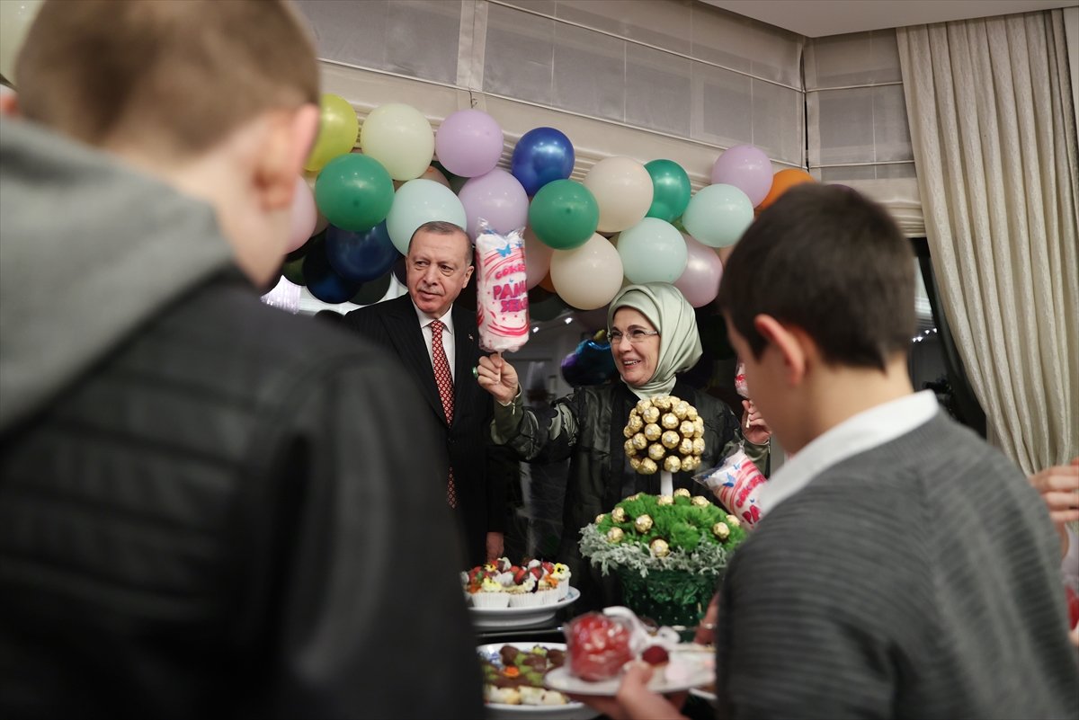 Cumhurbaşkanı Erdoğan, çocuklarla iftarda buluştu #2