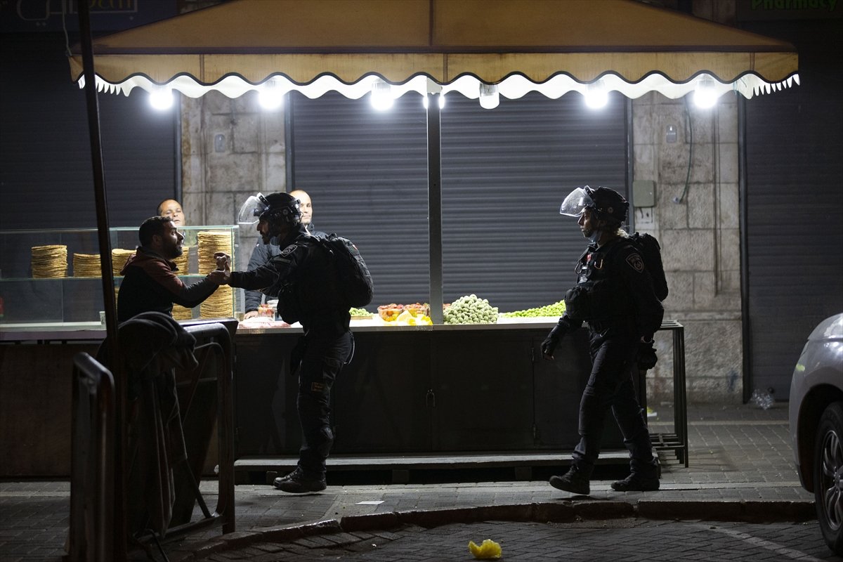 105 injured in Israeli police intervention against Palestinians in Jerusalem #4