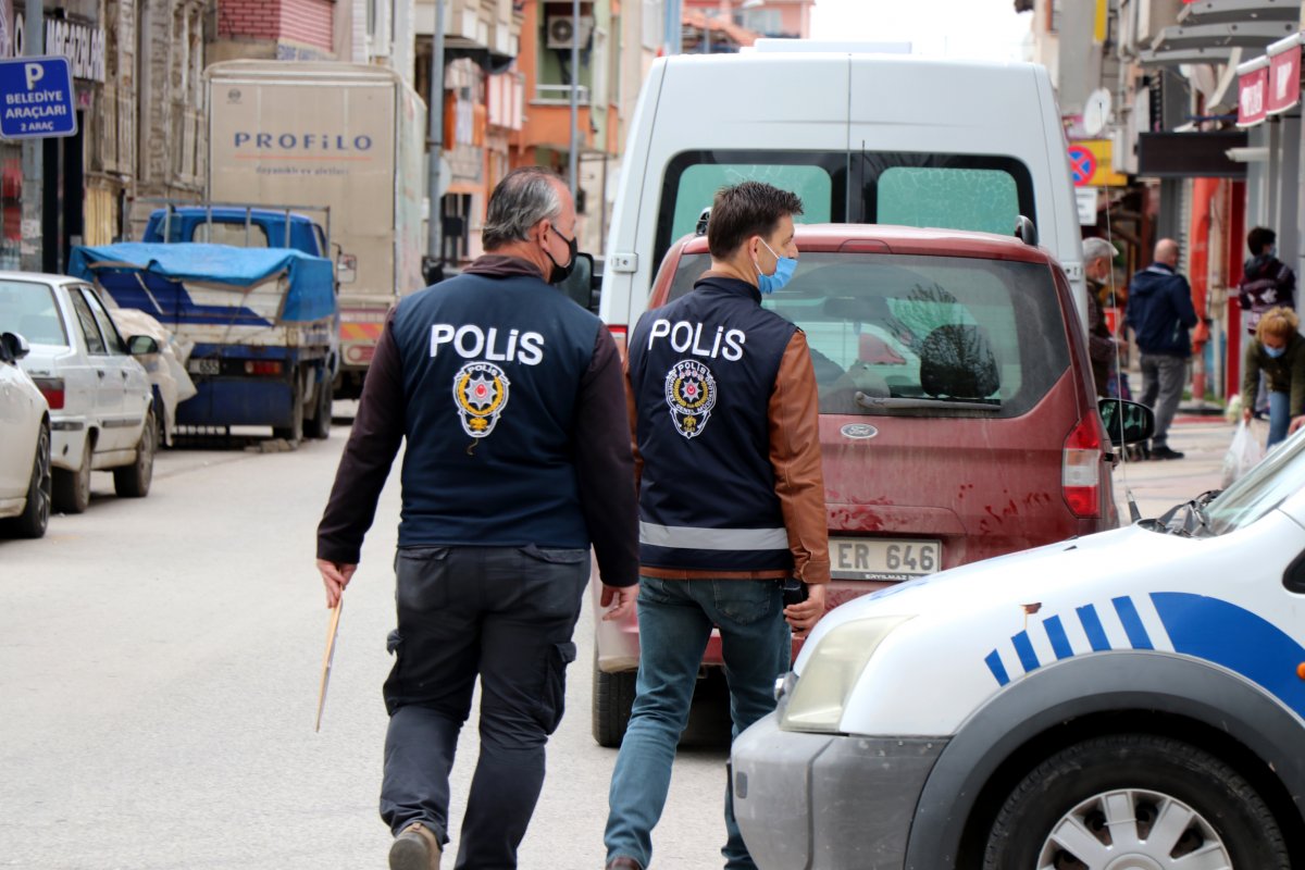 Edirne'de kısıtlamalara uymayanlara ceza kesildi