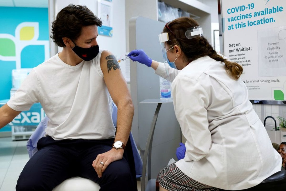 Justin Trudeau and his wife got the AstraZeneca vaccine #2