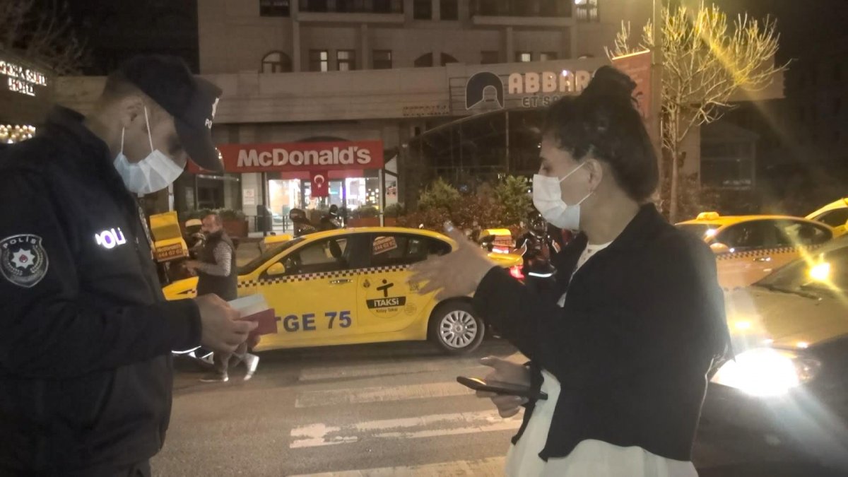 İstanbul'da 'turist' gibi gezen yabancı uyruklu kişilere ceza yağdı