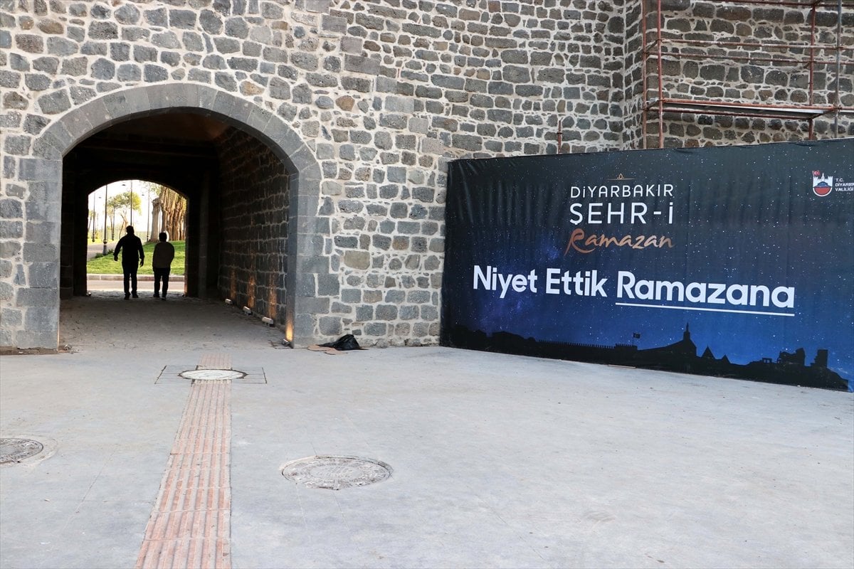Diyarbakır'ın tarihi 'Küpeli Kapısı' geçişlere açıldı