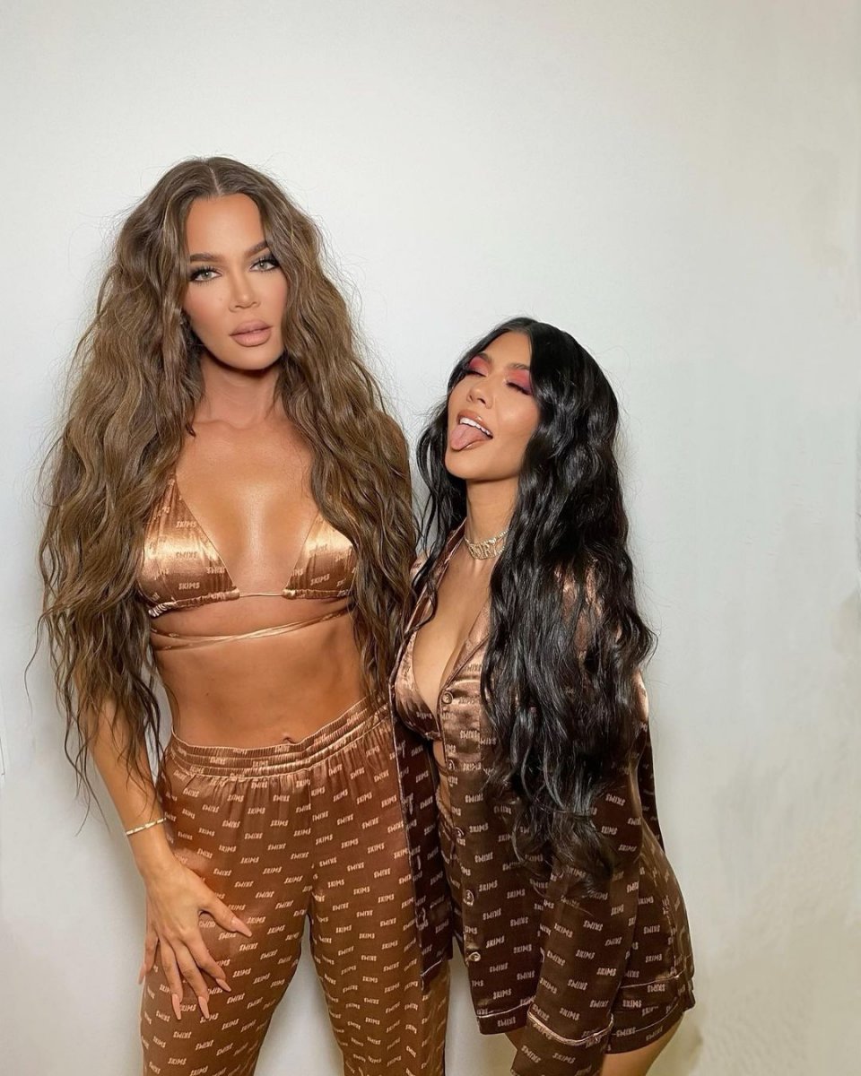 Kim Kardashian ile kardeşi Khloe Kardashian’dan skandal mesajlar