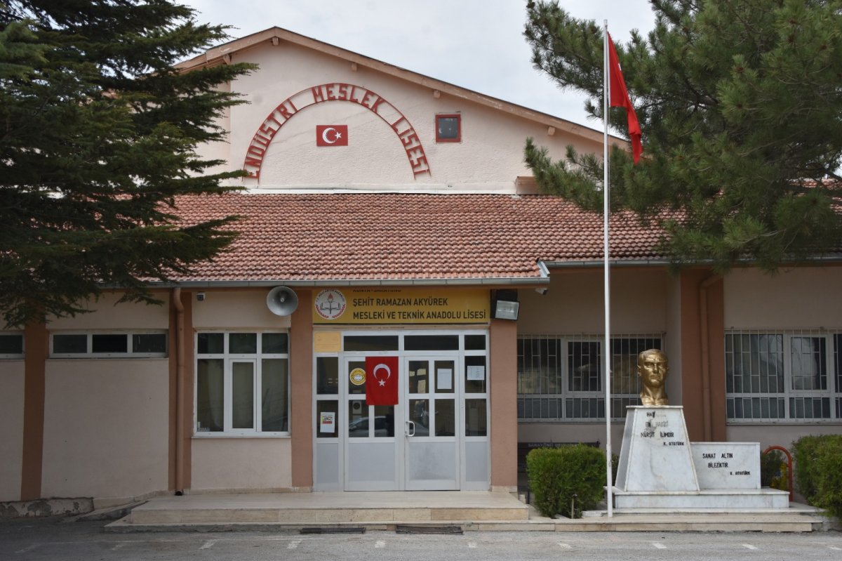 Konya'da Atatürk'e hakaret edip, gözaltına alınan veli serbest kaldı
