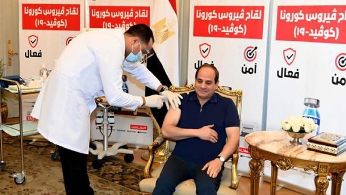 Egyptian President Sisi receives coronavirus vaccine