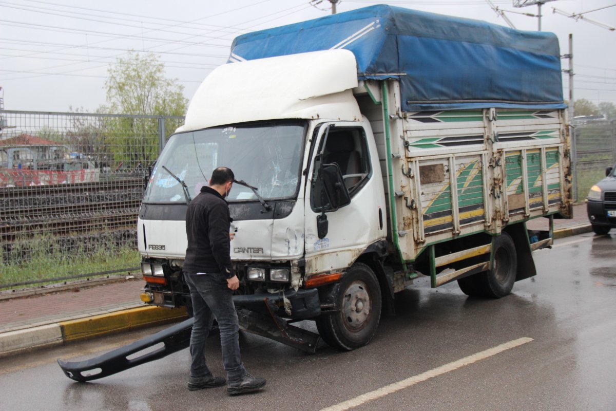 Kocaeli'de anne ve kızın içinde olduğu cip dereye uçtu