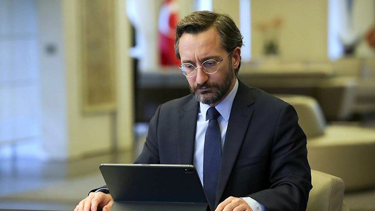 Fahrettin Altun'dan '27 Nisan e-muhtıra' açıklaması