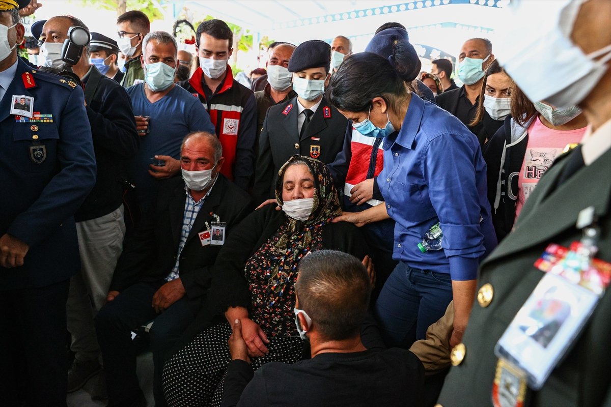 Şehit Teğmen Mehmet Kıvık, İzmir'de defnedildi