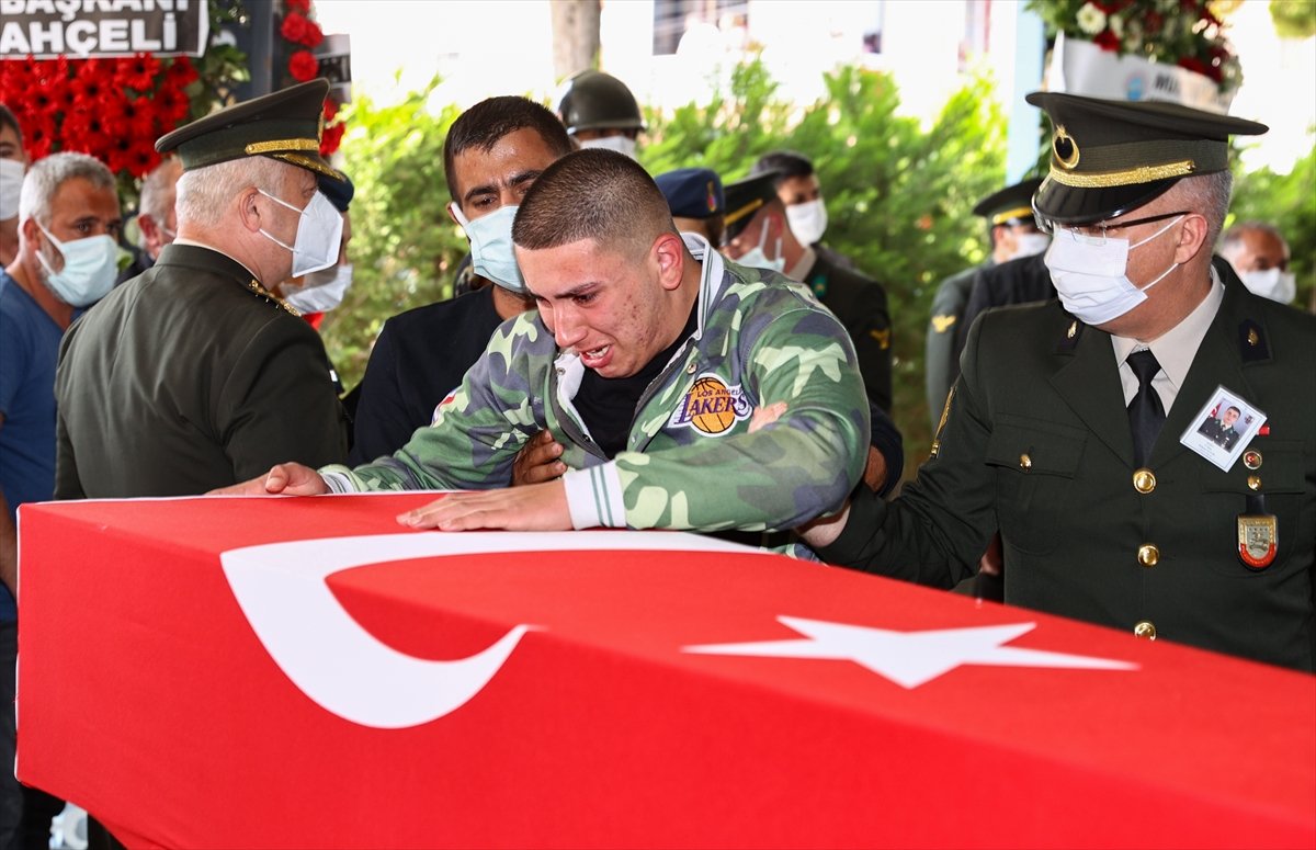 Şehit Teğmen Mehmet Kıvık, İzmir'de defnedildi