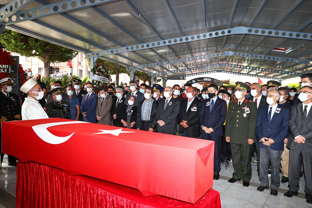 Şehit Teğmen Mehmet Kıvık, İzmir'de defnedildi