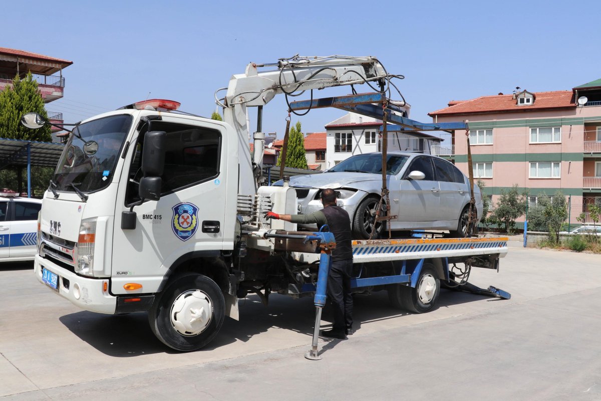 Denizli'de polisin 'dur' ihtarına uymayan sürücüye ceza