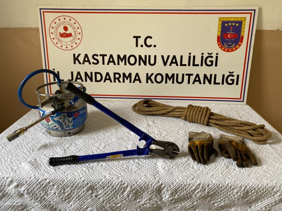 Kastamonu’da enerji nakil hattından kablo çalanlar yakalandı