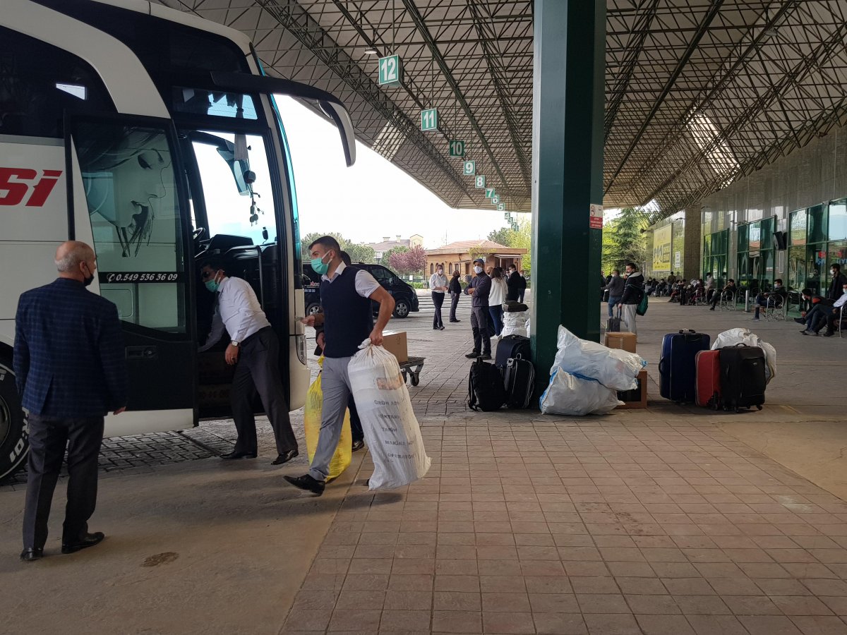 İzmit'te otogarlarda yoğunluk yaşanıyor