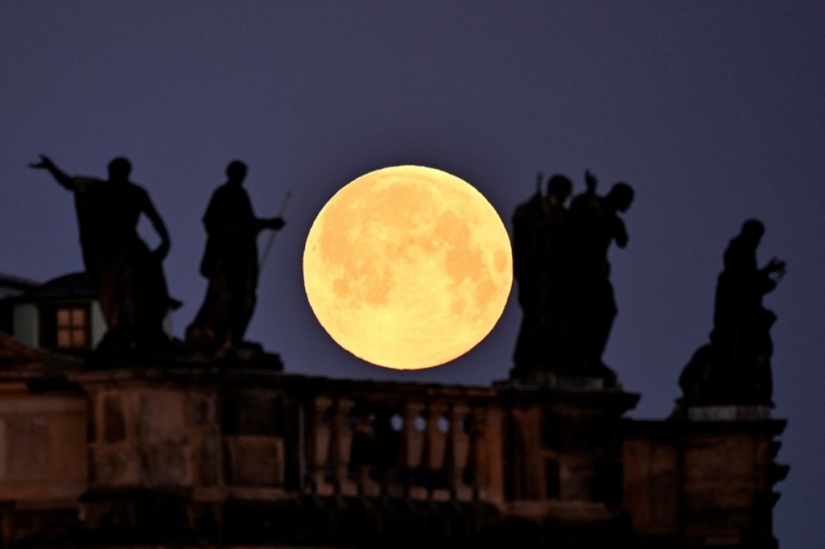 Second Super Moon of 2021 observed last night #9