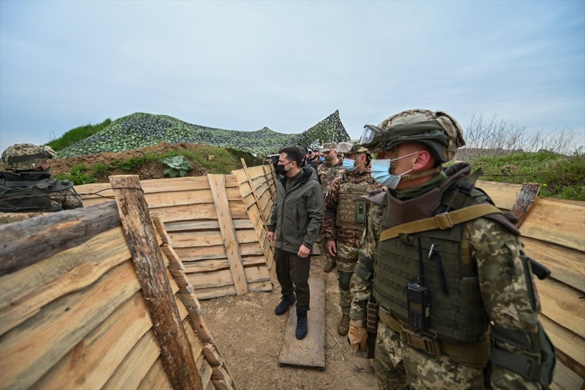 Visit from President of Ukraine Zelensky to the front line #9