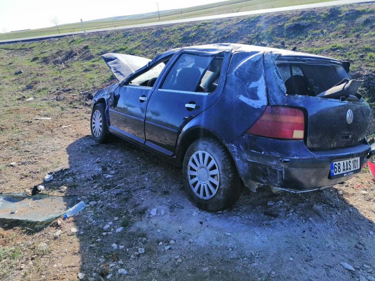 Aksaray'da anne ile kızlarını kaza ayırdı