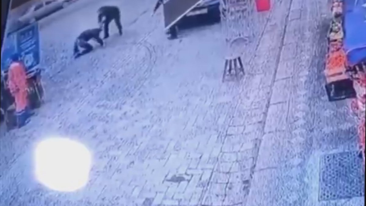 Zeytinburnu'nda motosiklet hırsızı bekçiye yakalandı