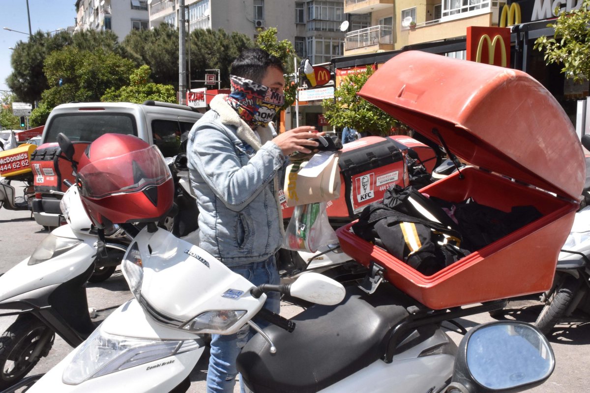 İzmir'de motosikletli kuryeler yaşadıkları zorlukları anlattı