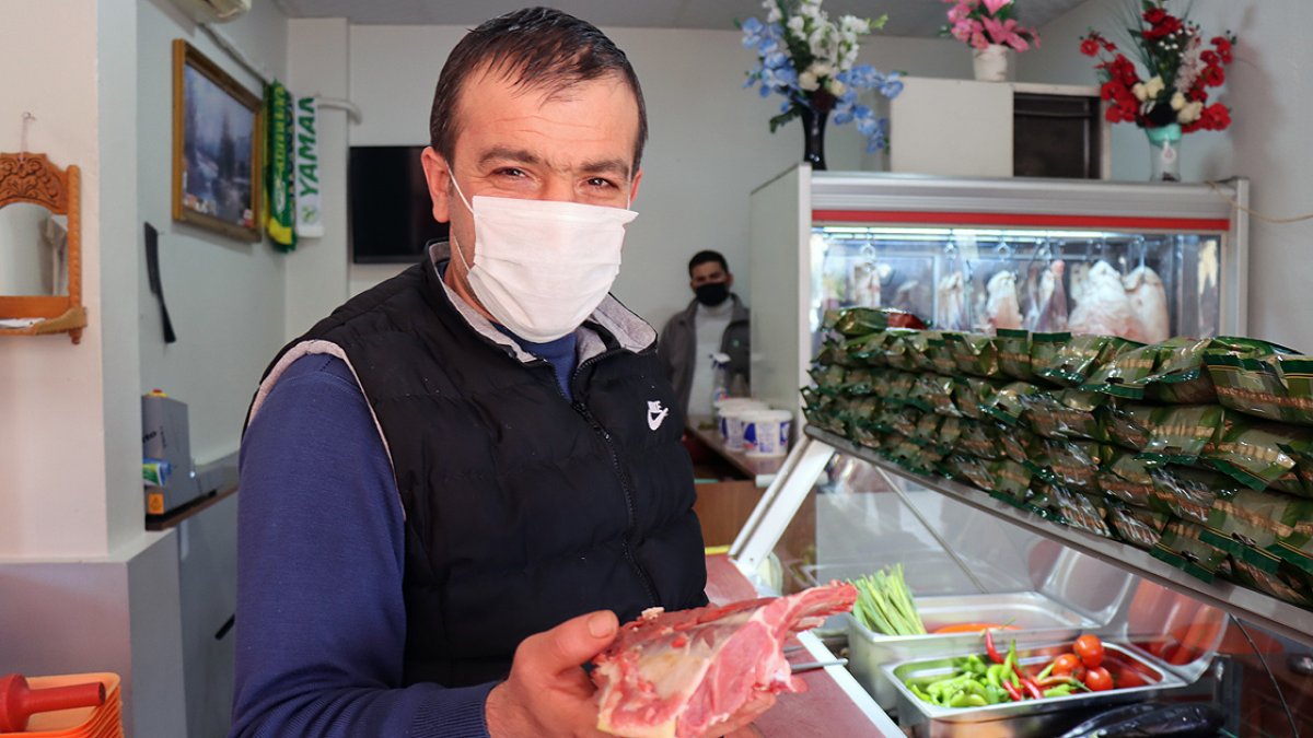 Adıyamanlı kasaptan askıda et uygulaması