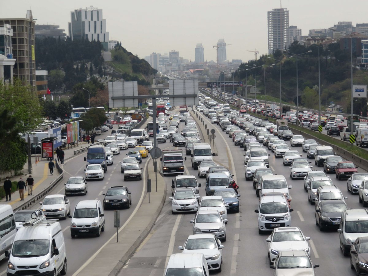 İstanbul'da trafik yoğunluğu yüzde 72'ye ulaştı