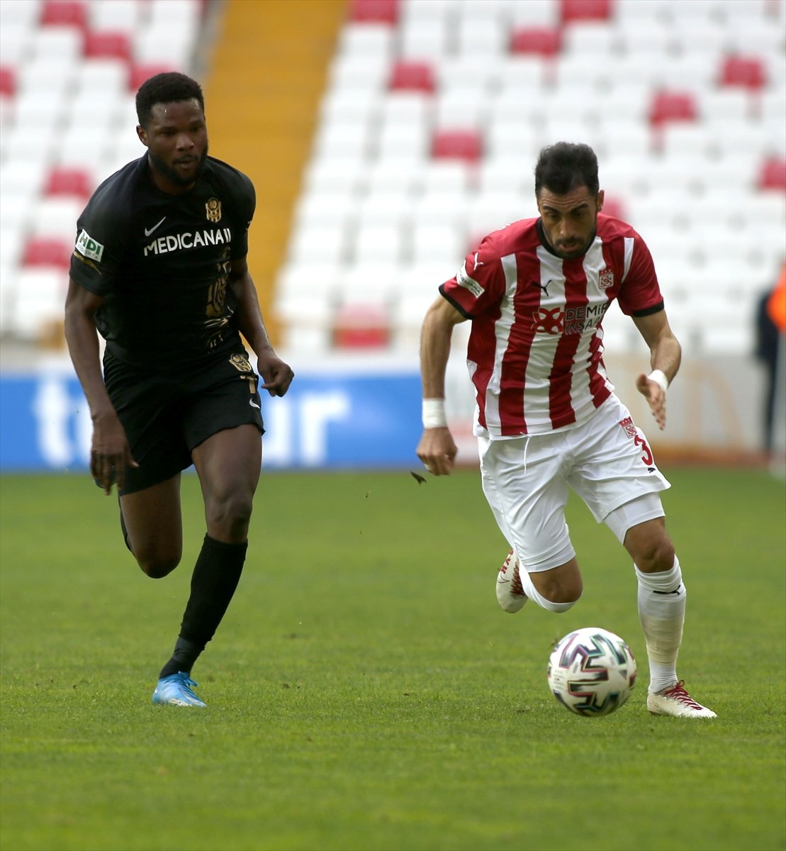 Sivasspor, Yeni Malatyaspor'u tek golle yendi