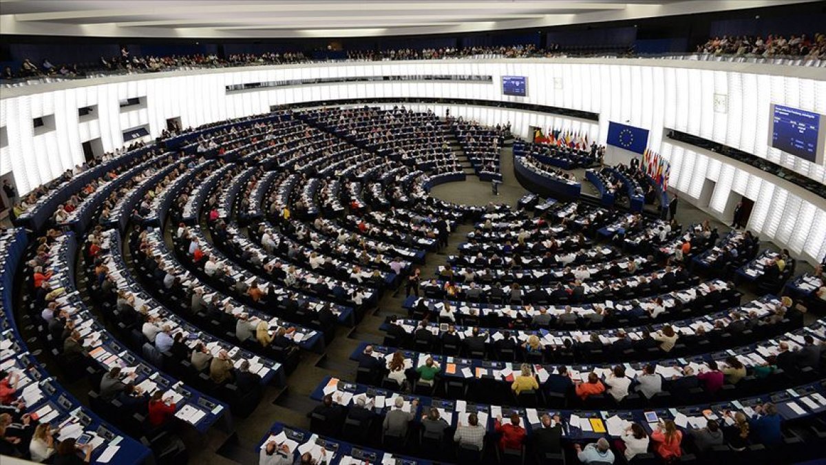 EU accepts regulation for deletion of terrorist posts #3