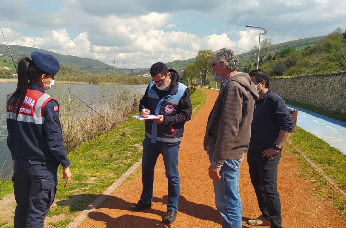 Kocaeli'de kaçak sazan avcılarına suçüstü