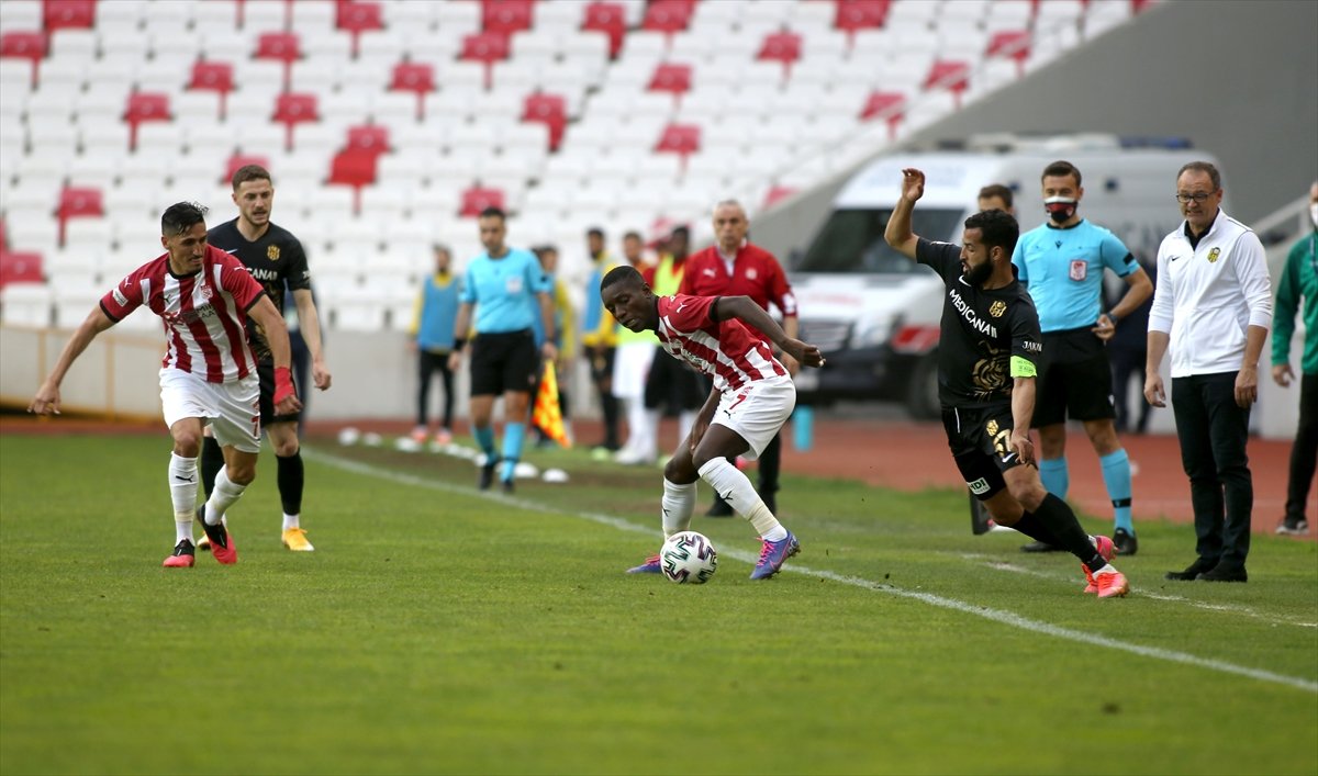 Sivasspor, Yeni Malatyaspor'u tek golle yendi