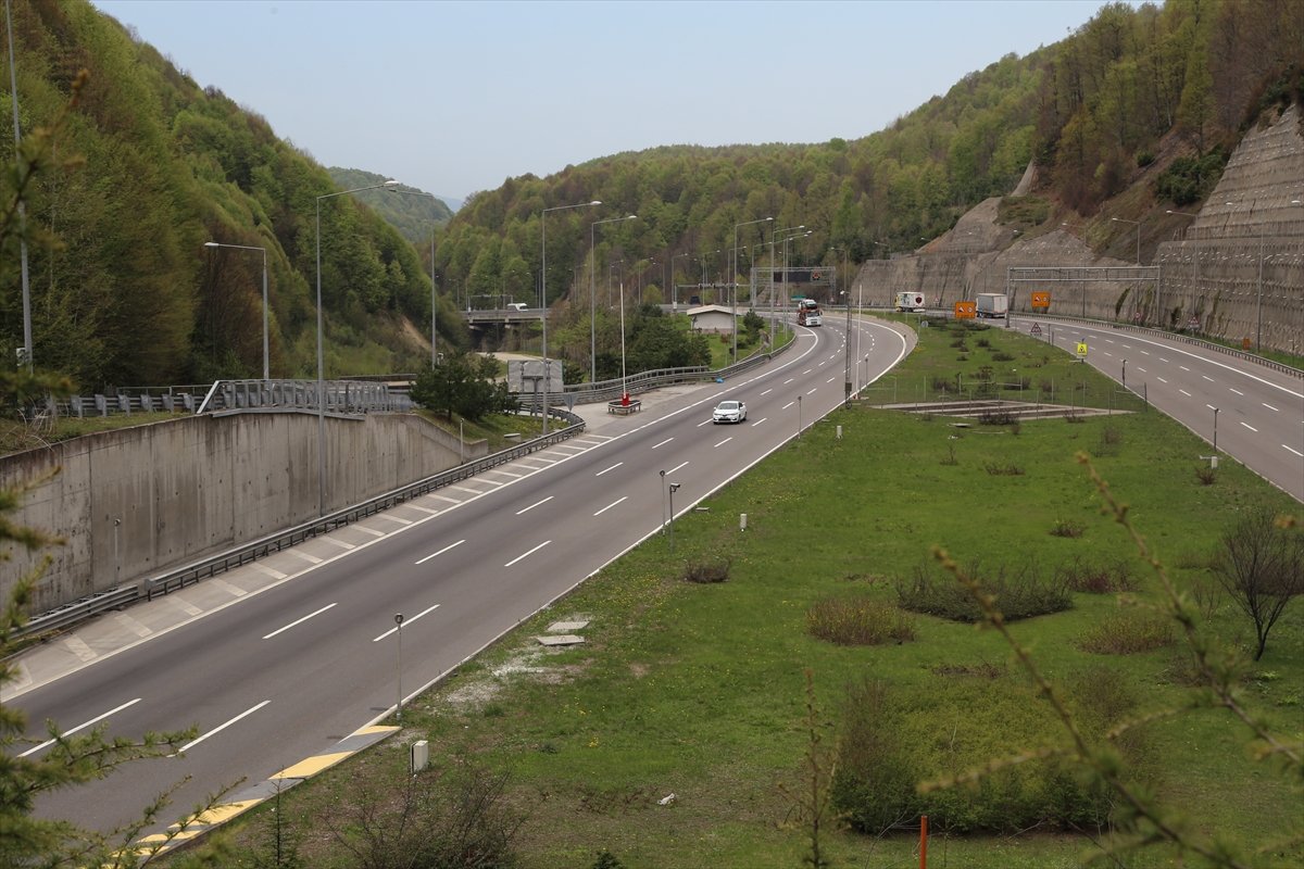 Bolu Dağı Tüneli'nden 2 günde 100 binden fazla araç geçti