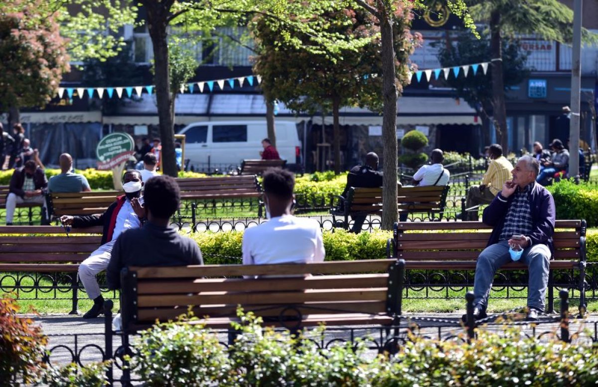 İstanbul'da parklar doldu