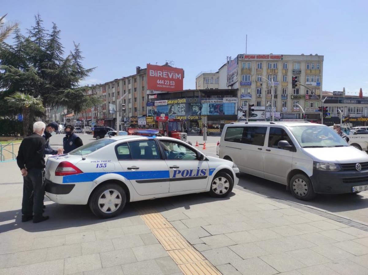 Sakarya'da izin belgesi olmadan dışarı çıktı, cezadan kurtulamadı