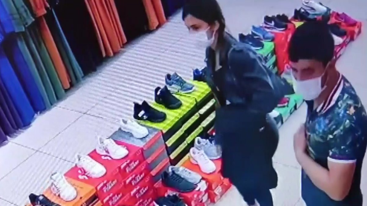Kocaeli’de ayakkabı hırsızları kamerada