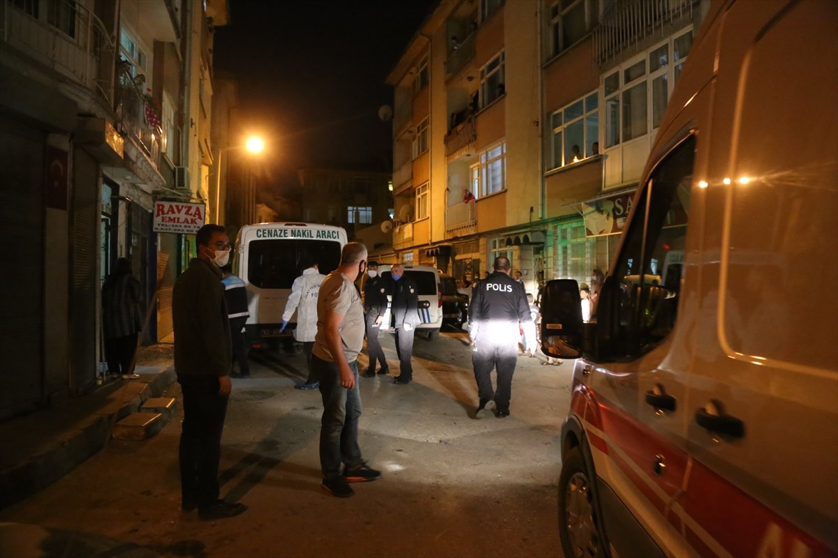 Konya'da cezaevinden çıkan zanlı eşini öldürdü