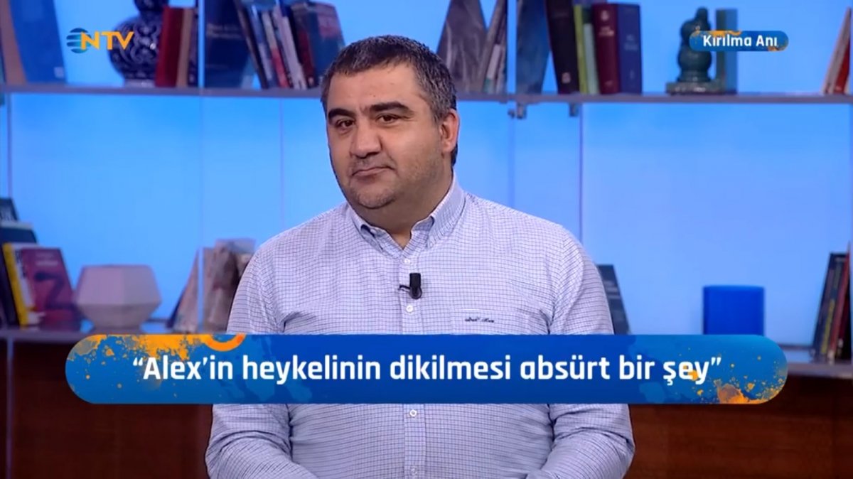 Ümit Özat: Alex'in heykelinin dikilmesi çok absürt