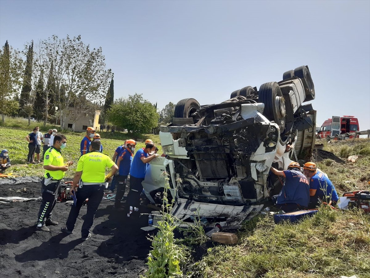 Adana'da kamyon sürücüsünün feci ölümü