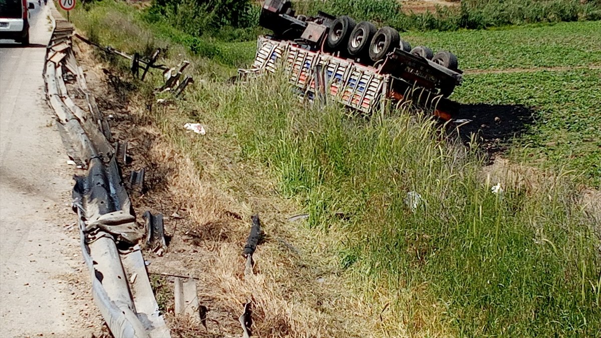 Adana'da kamyon sürücüsünün feci ölümü