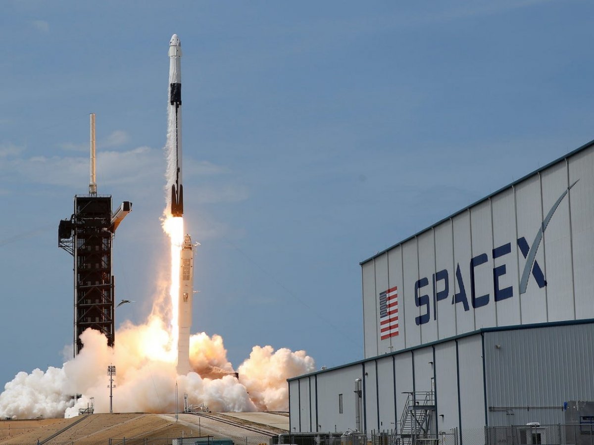 NASA, 2.9 milyar dolarlık SpaceX anlaşmasını askıya aldı