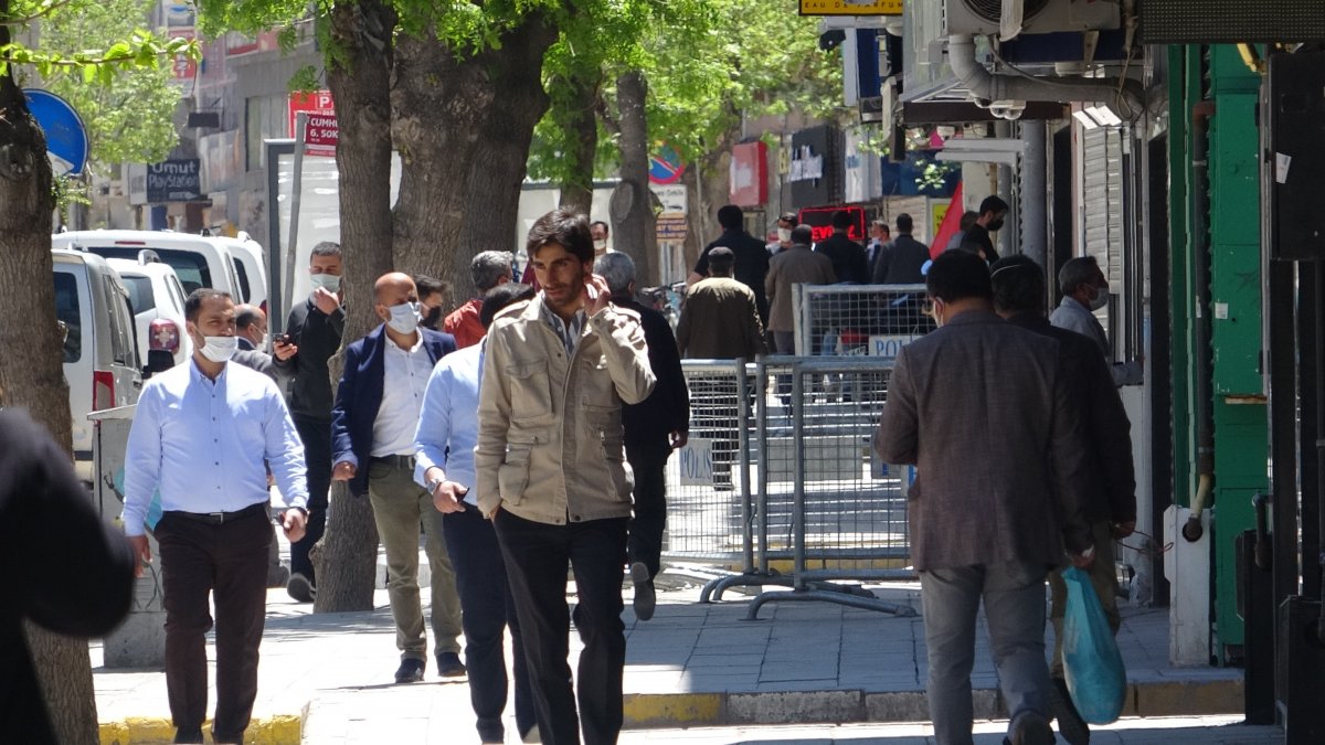 Van’da normalleşmeyi andıran görüntüler