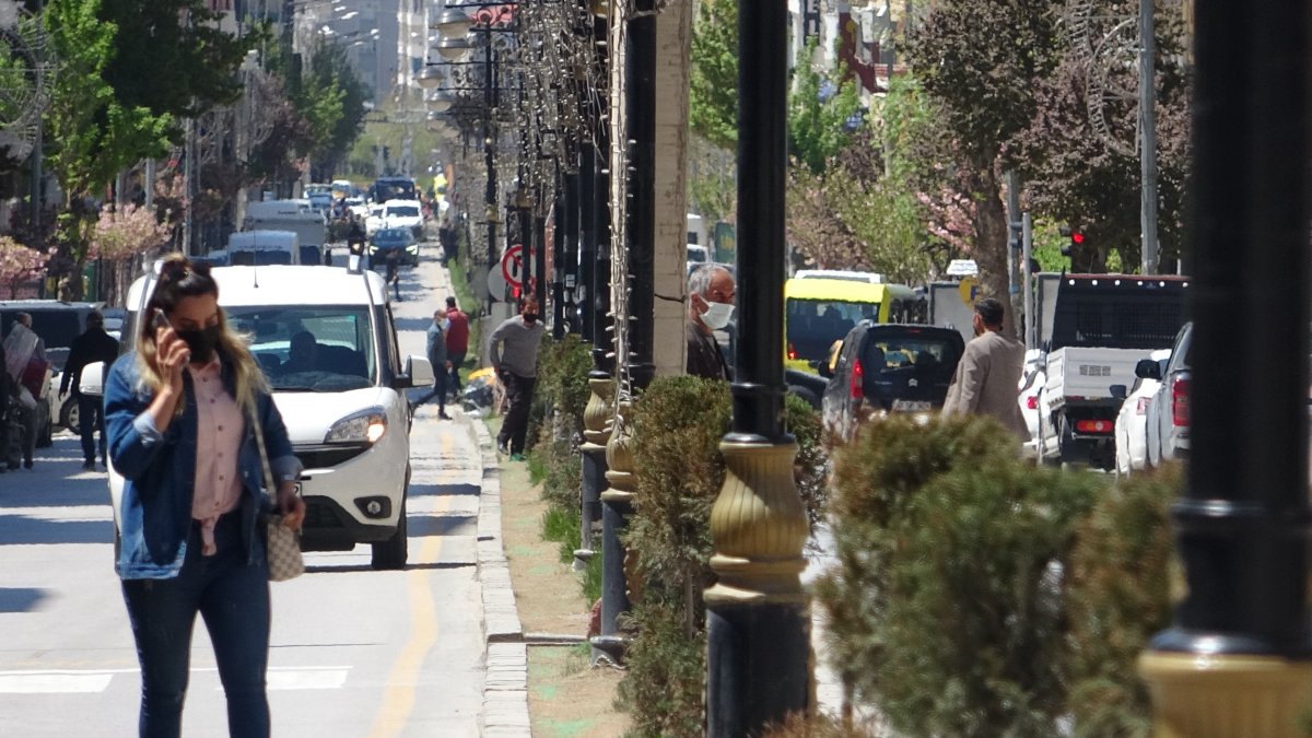 Van’da normalleşmeyi andıran görüntüler