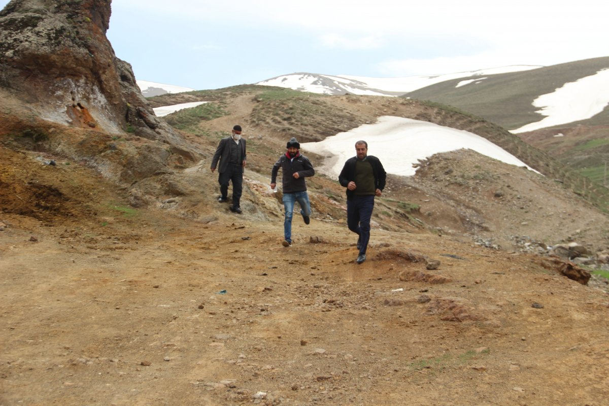 Erzurum'da şifalı suyu içen zıplıyor