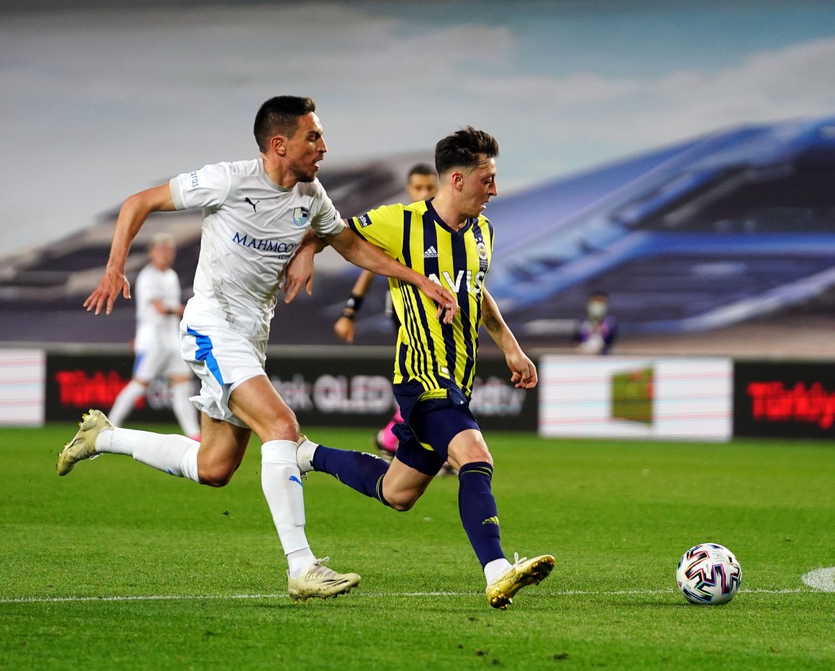 Fenerbahçe, evinde BB Erzurumspor'u 3 golle mağlup etti